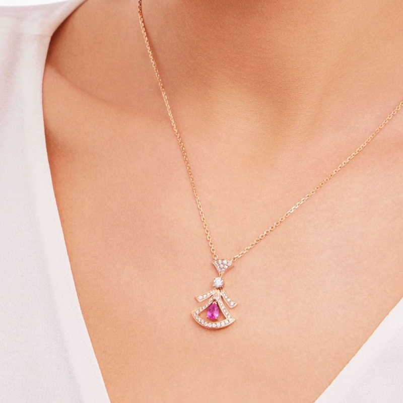 Bv1g*ai necklaces